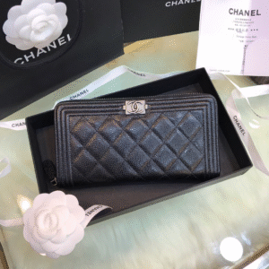 Chanel Wallet Black Grained Leather Silver Lock 19x10cm